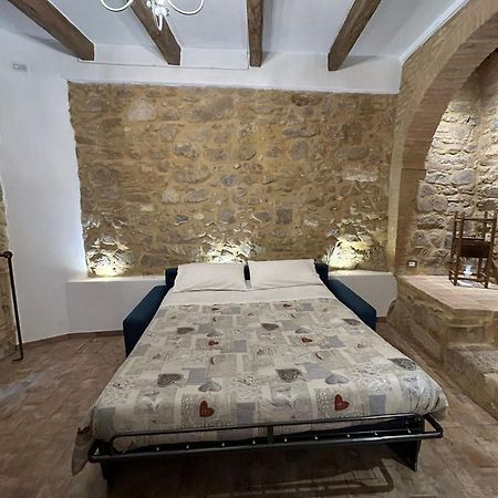 Borgo Di Mezzo Apartment Castelnuovo dell'Abate Exterior photo